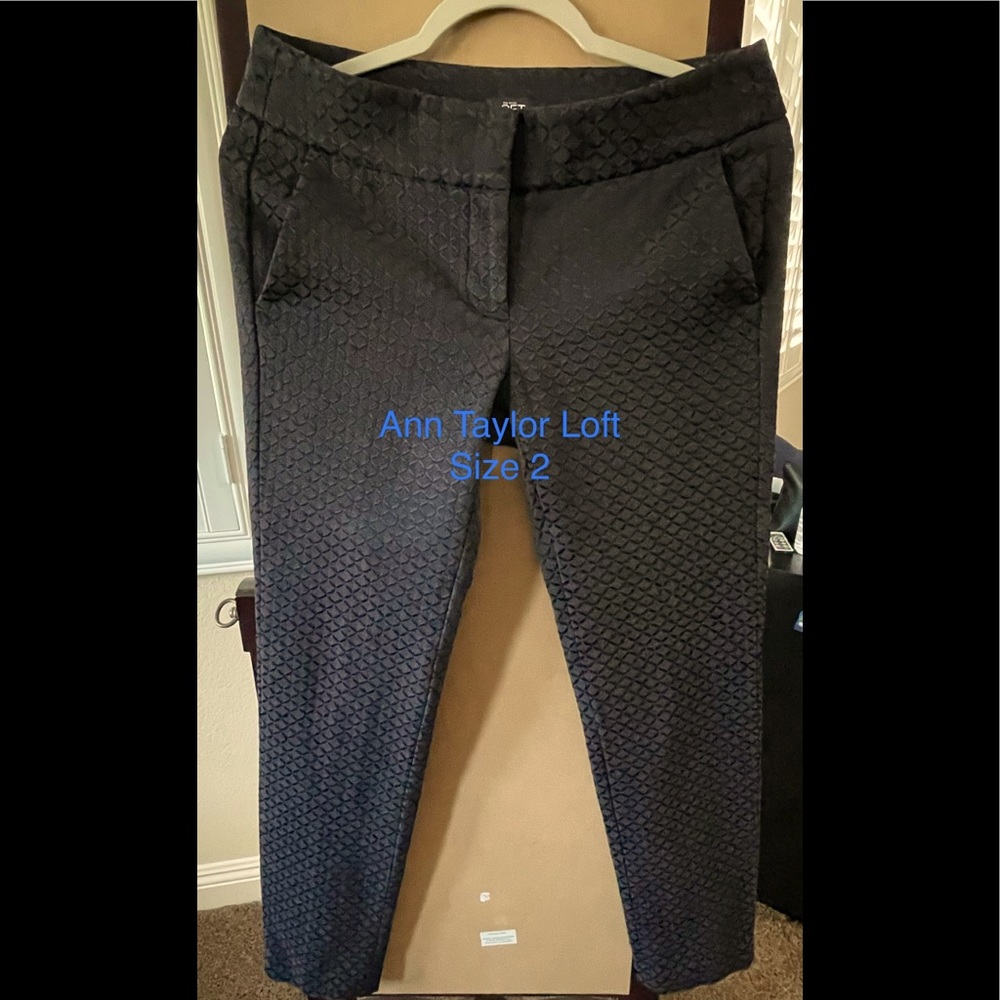 Ann Taylor Loft size 2 black patterned ankle pant